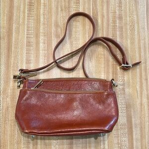 Divina Firenze Italian Leather Crossbody Bag